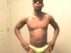 LATINO BAILA EN KALIENTE