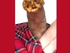 Sticky Mini-Pretzel