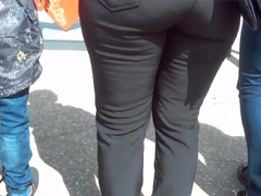 Big ass milfs in pants