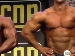 SLOVAKIEN MUSCLE DADDY HOT BULGE 1