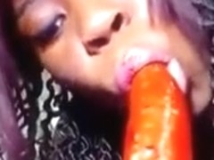 Ebon Camgirl Widens, Squirts, Uses Sex Tool