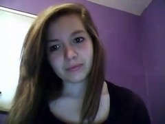 brunette hair w lint roller