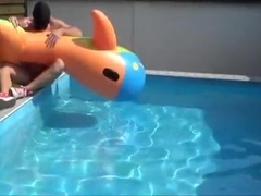 Moby Dick Sex im Pool