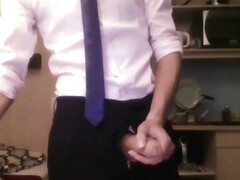 Ma premiÃ¨re branlette en costard