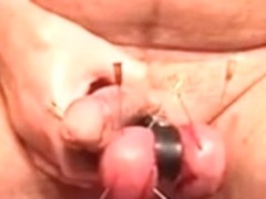 Nadeln durch meine Eier