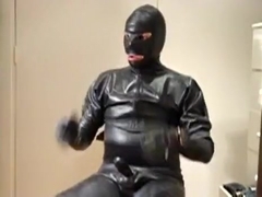 Gasmask play in full rubber