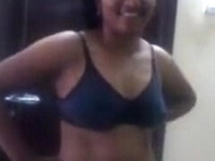 Andra aunty possing to bf sexy 2