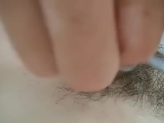 Shaving my hairy muff