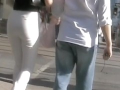 Street recording of a babe in tight whit jeans