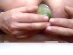 preparing a appealing dessert