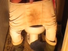 nlboots - on water closet