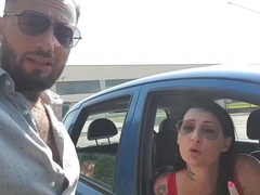 Milf si f&agrave_ scopare in autostrada