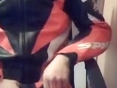 Jerk off in my leathers