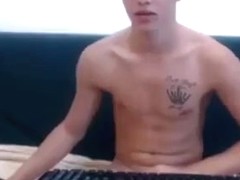 Sexy Cute Boy Latino Very Smooth On Webcam