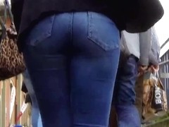 Candid - Cute Ass In Tight Jeans