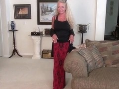 USA gilf Kelli will turn you on with her soft body