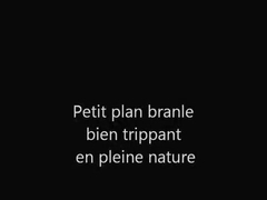 Premi?re branle dans un lieu public... excitant!