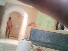 Amateur fem gets her chubby body in shower voyeured