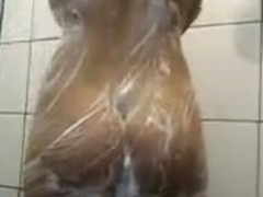 Spy Camera Naked Woman Filmed in the Shower