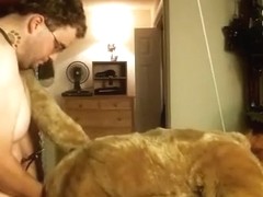 Simba getting dommed by Donahue