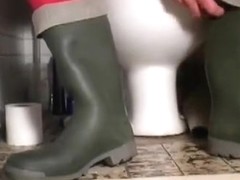 nlboots - green dunlop rubber boots & union dress