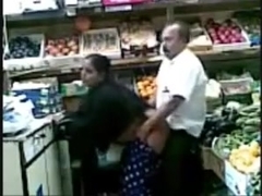 follada en la fruteria