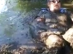 7- Darksome jeans Levis 501 and blue shirt in the slimy pond.