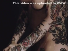 Showering tattooed lesbian licks