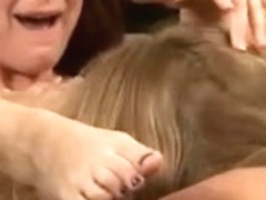 U're This Hawt Little Golden-Haired