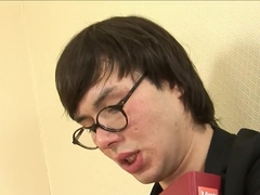 Blondy delivers a handjob