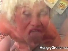 Granny gives a good old blowjob