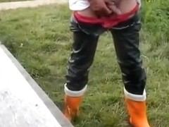 nlboots - from black (leather) to blue (working trousers)