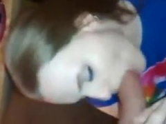 Dickgirl gives a perfect blow