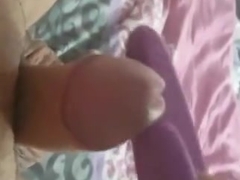 Der Vibrator meiner Freundin besorgt es mir heimlich geil