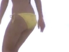 jiggly booty at beach voyeur,, slow motion