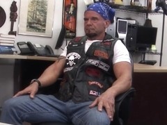 Muscular mature biker pawns ass for cash